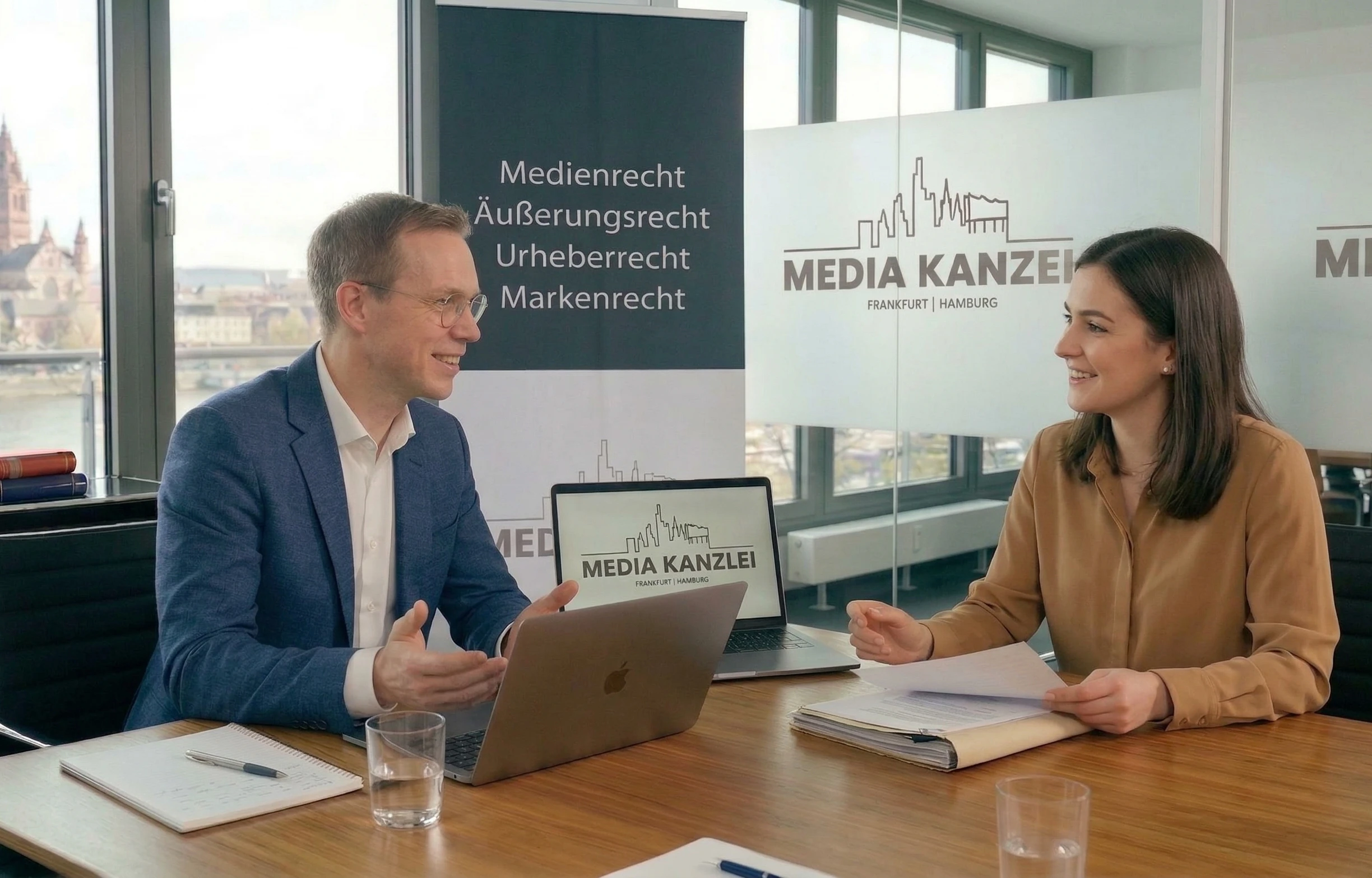 Beratungsgespräch im Besprechungsraum